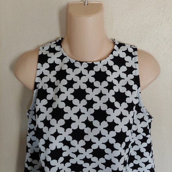 Bobeau High Neck Black and White Sleeveless Top Size Women's Small - Picture 3 of 9